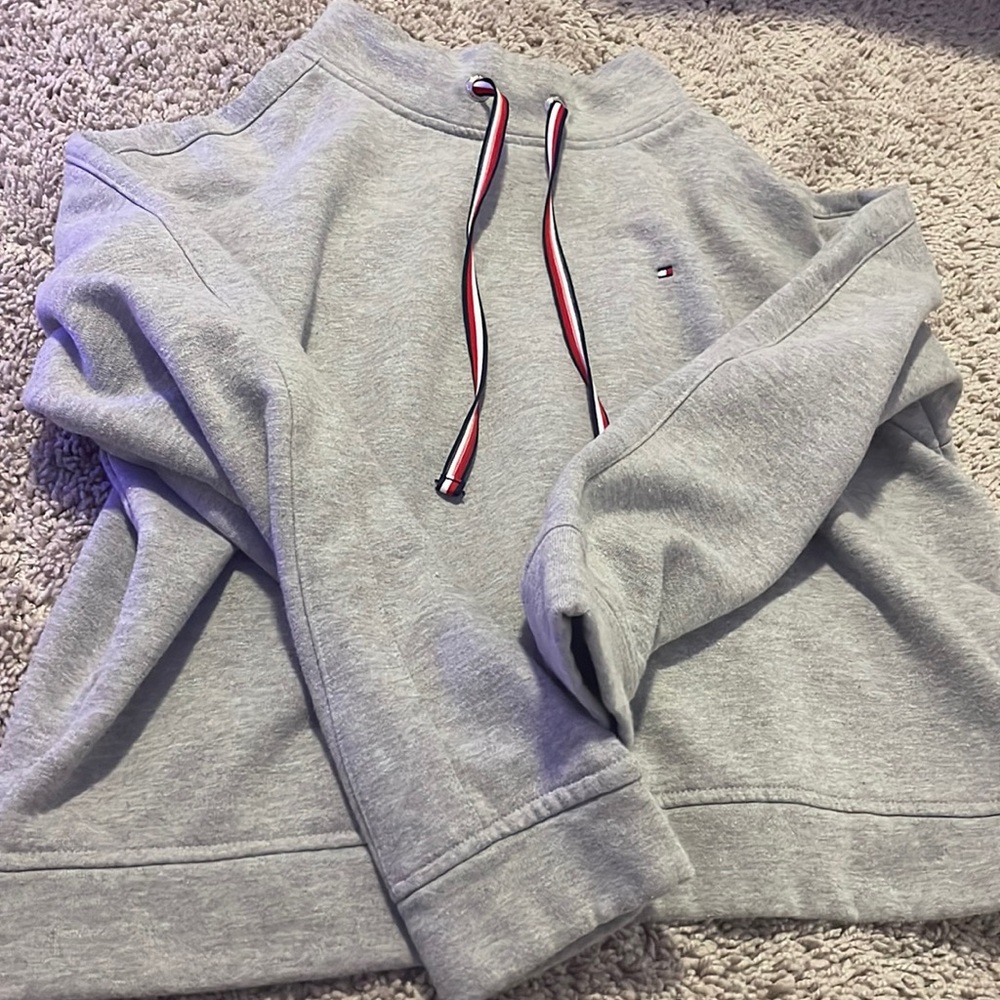 tommy hilfiger turtleneck sweatshirt